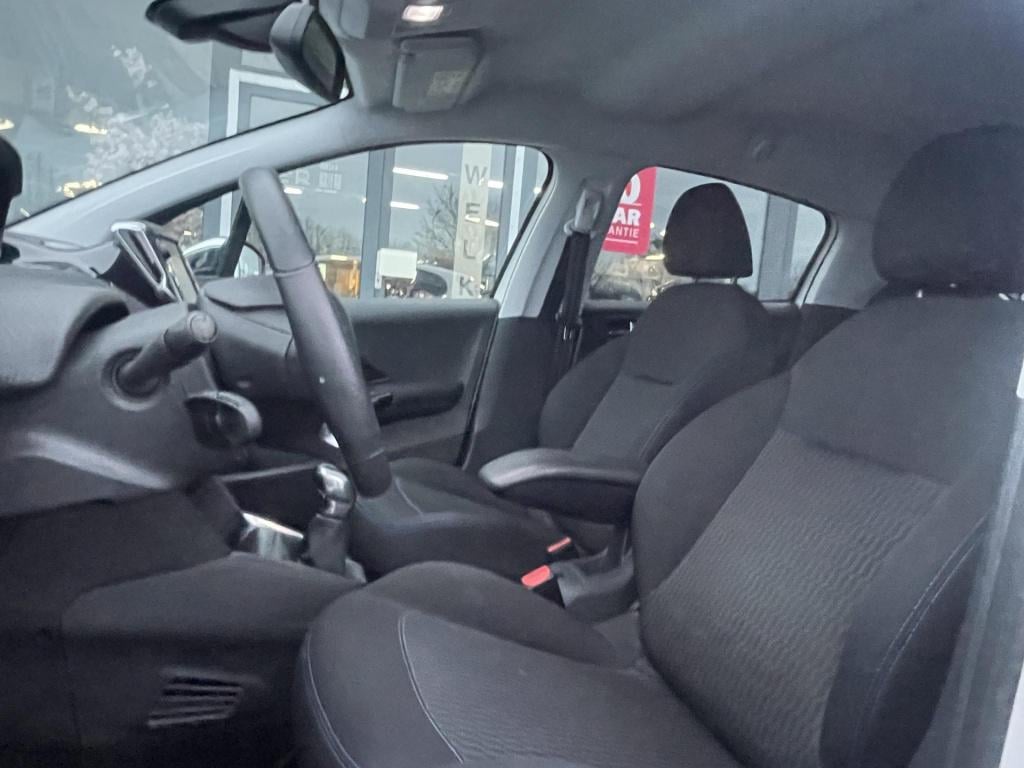 Peugeot 208 1.2 puretech signature