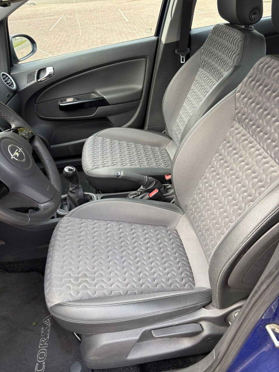 Opel corsa diesel bj 2013 2250 euro
