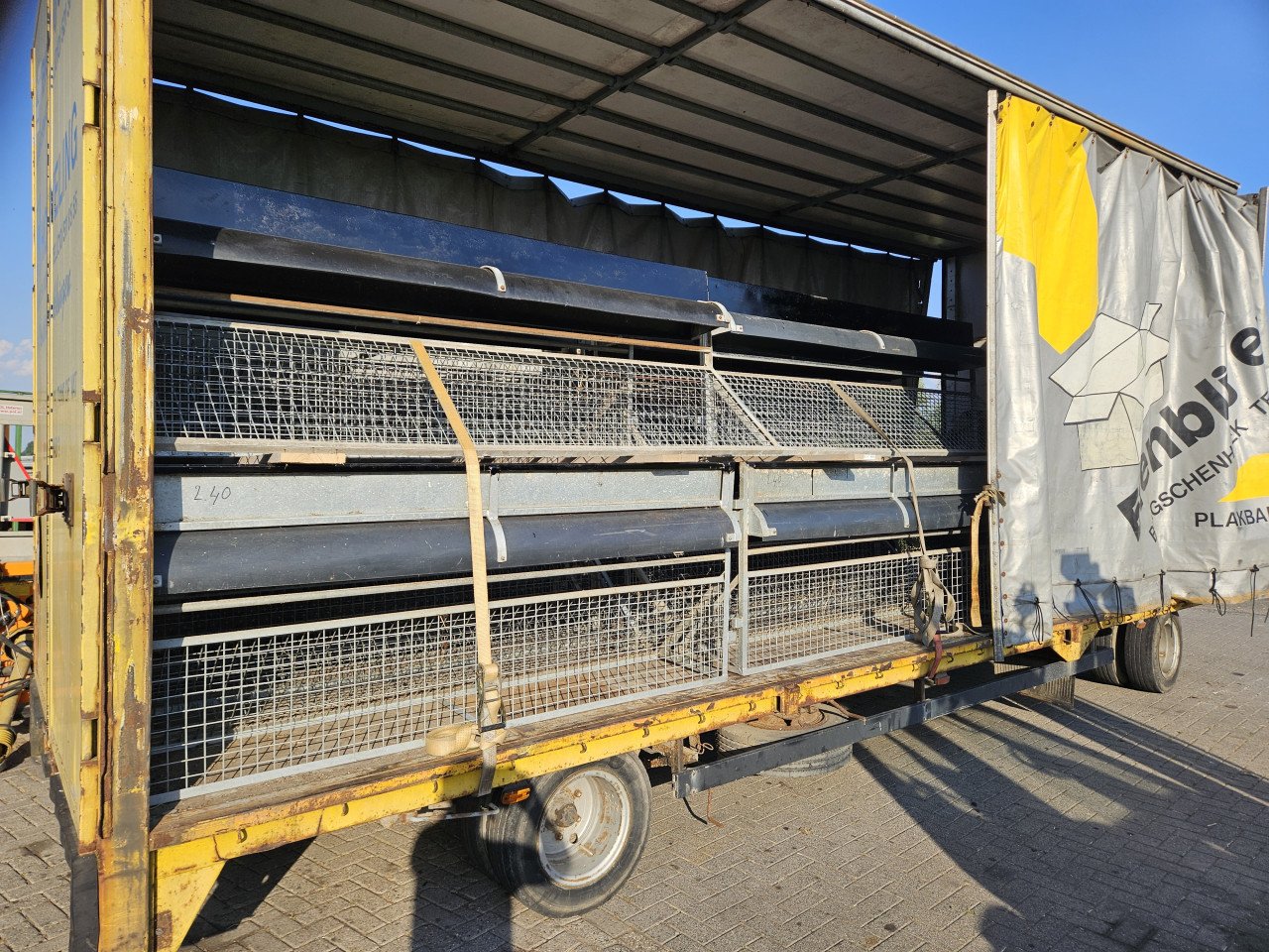 Schapenhek voerhek met ruif en goot