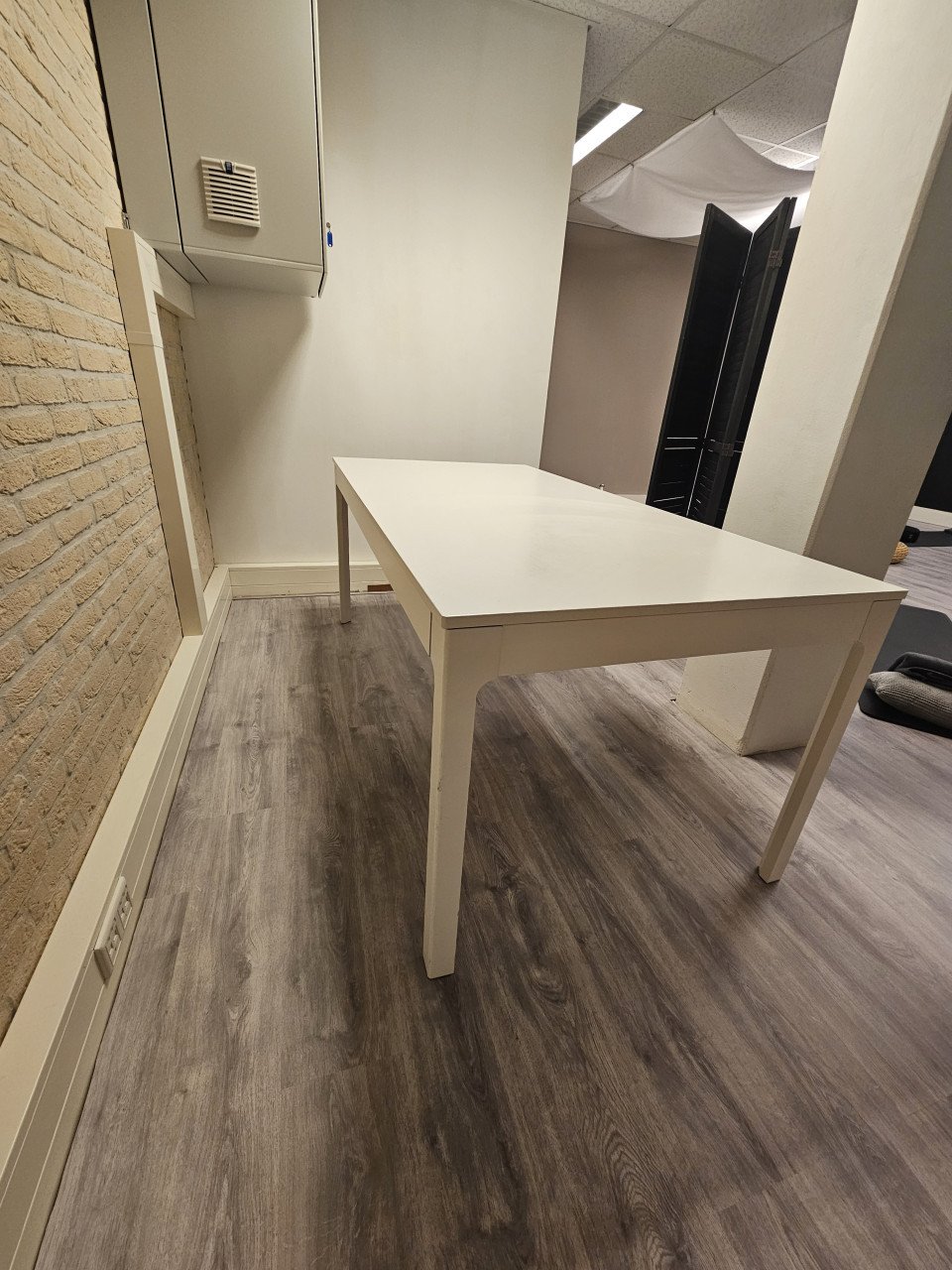 Te Koop witte (uitschuifbare) tafel