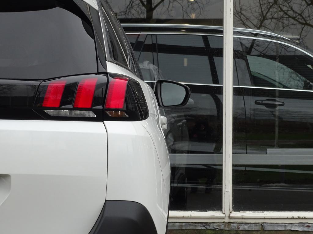 Peugeot 5008 1.2 puretech blue lease executive | 7-persoons