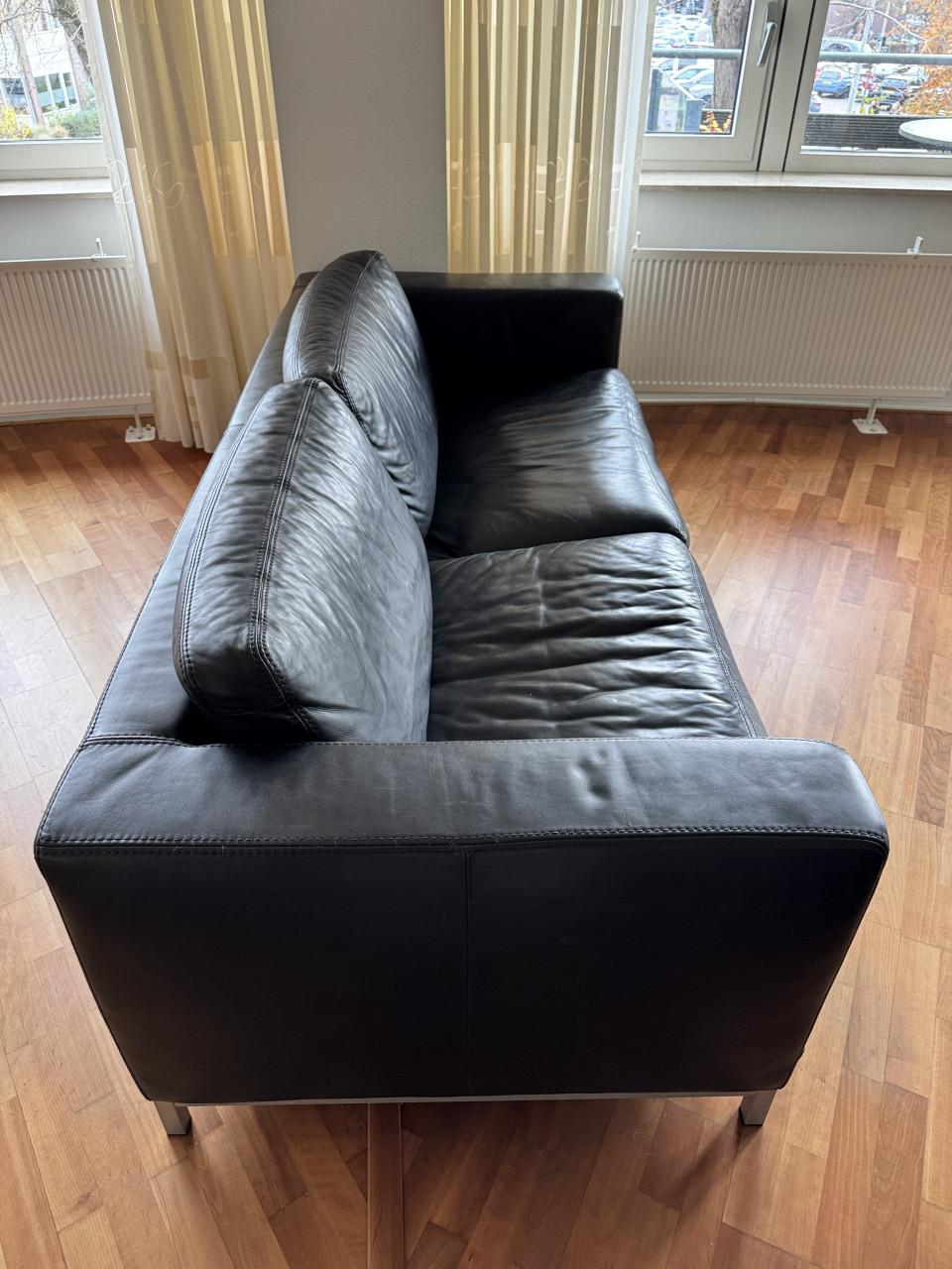 Bankstel bestaande uit 3 zitsbank en 2 stoelen