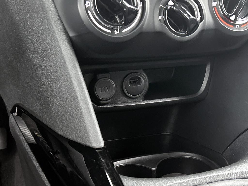 Peugeot 2008 110 pk signature | rijklaar | navigatie | parkeersensoren | lm