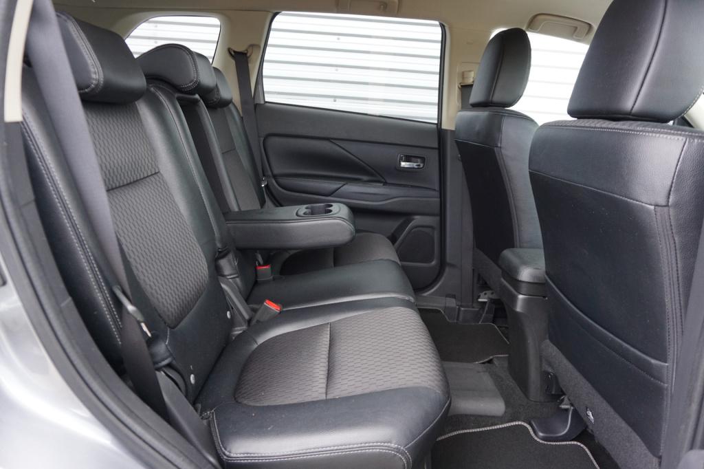 Mitsubishi Outlander 2.0 phev executive edition automaat - navi / cruise / 