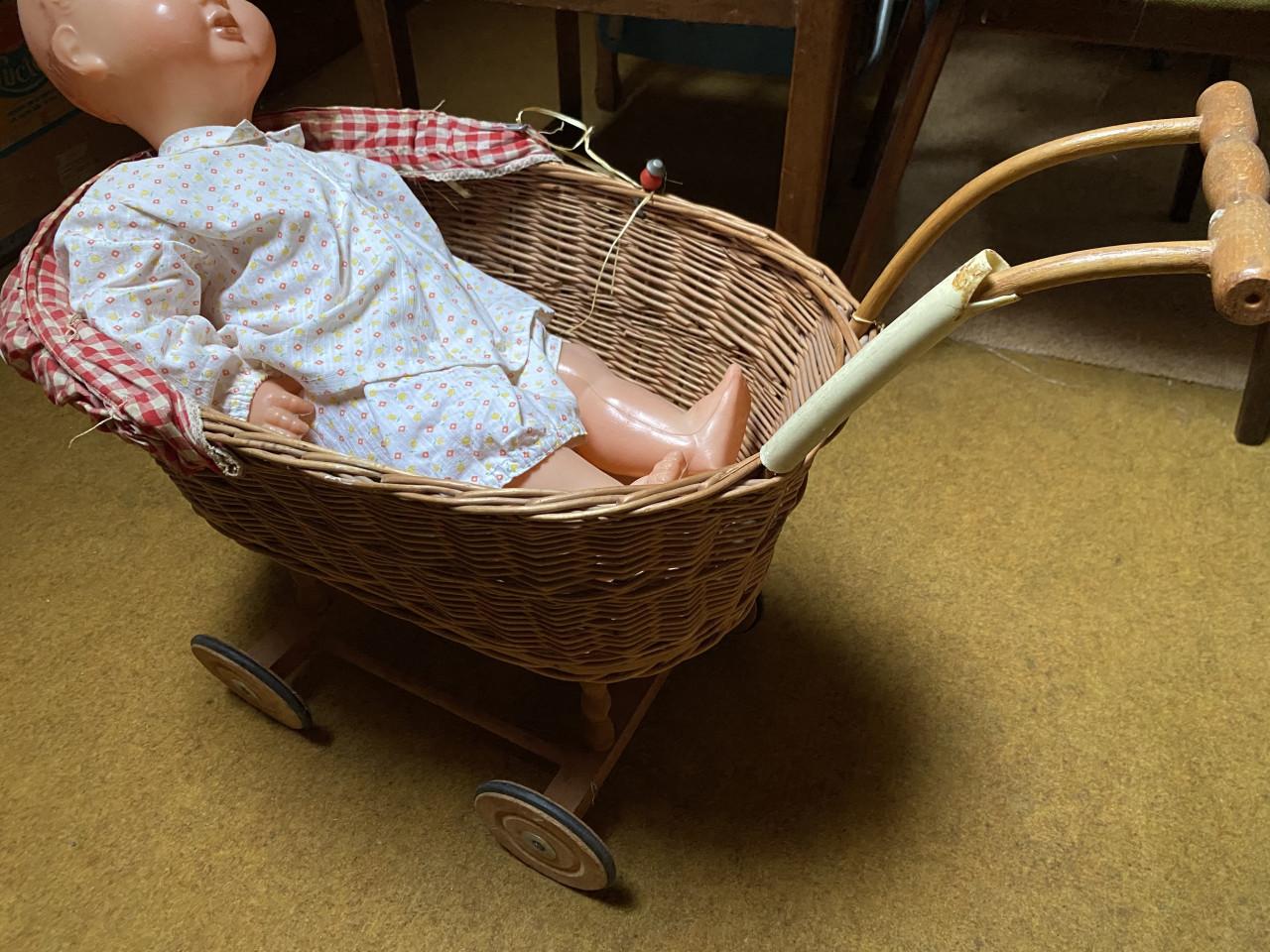 Gevulde iude kinderwagen