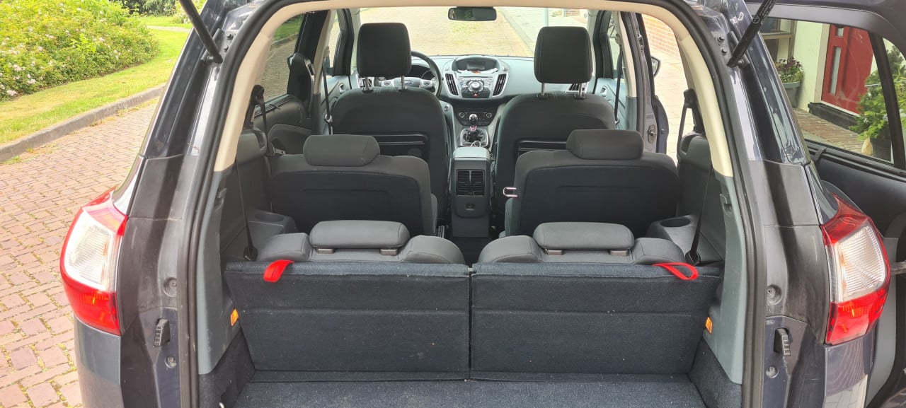 Ford Grand C-MAX 7 persoons auto, trekhaak, airco, cruise control