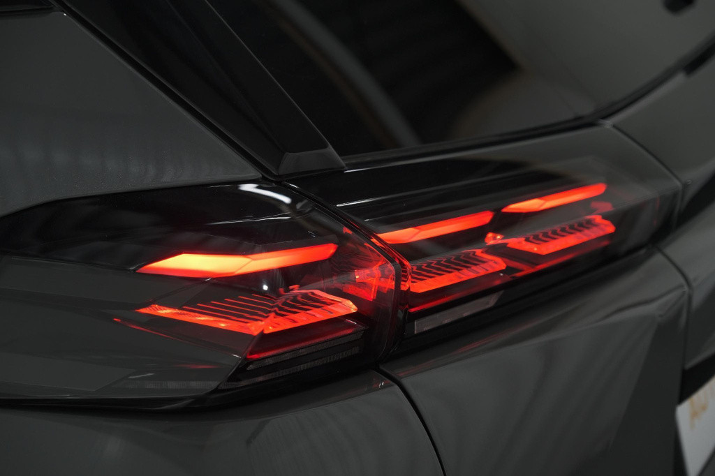 Peugeot 2008 puretech 130 eat8 gt | 360 camera | stoelmassage | adaptieve c