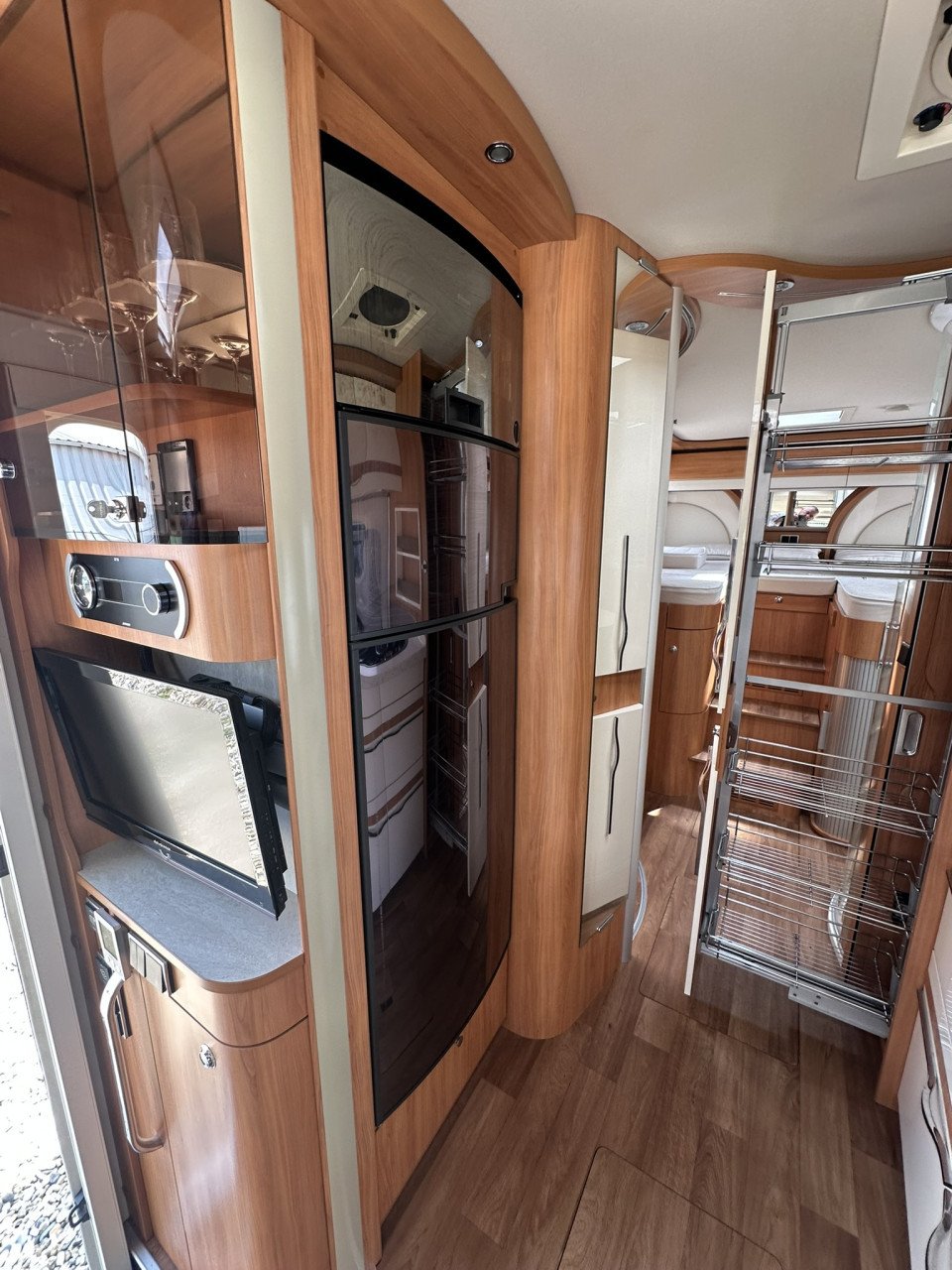 Hymer B 778 SL Automaat - C1 Rijbewijs, 2016, 74000, jaar APK, Bovag, beurt