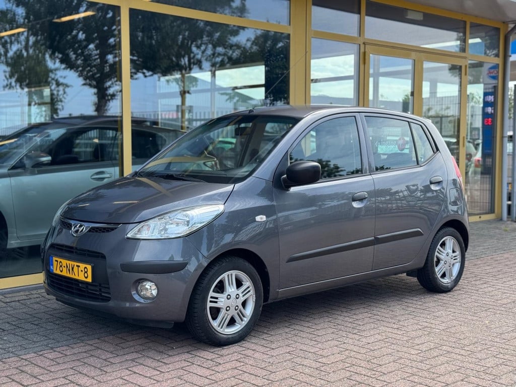 Hyundai I 10 1.1 active orange b.