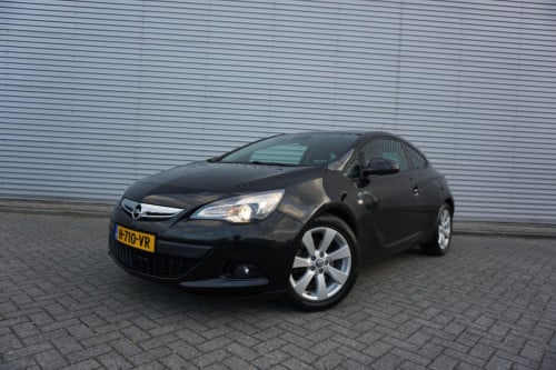 Opel Astra gtc 1.4 turbo sport airco / cruise / parkeers. / lm velgen / tre