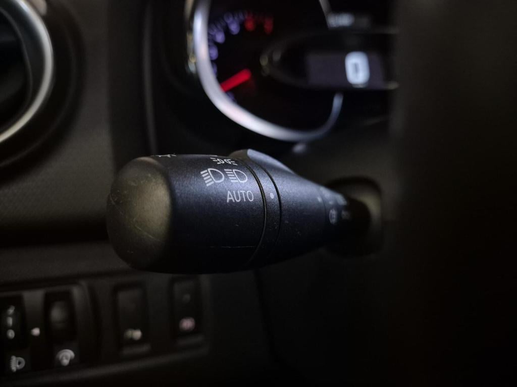 Renault Clio 0.9 tce limited / keyless / cruisecontrol / parkeersensoren