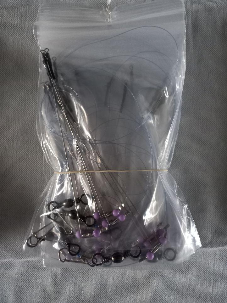 Onderlijnen met verenstaal afhouders .