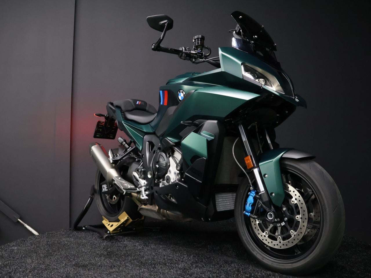 M 1000 XR Aurelius Green | BTW Motor