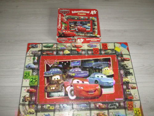5 cars puzzels en speeldoos