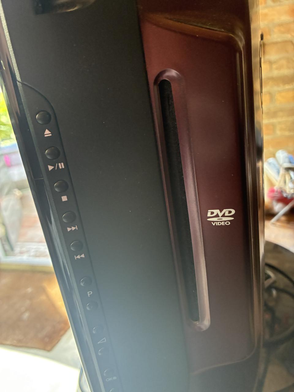 Gratis af te halen; LG televisie met DVD