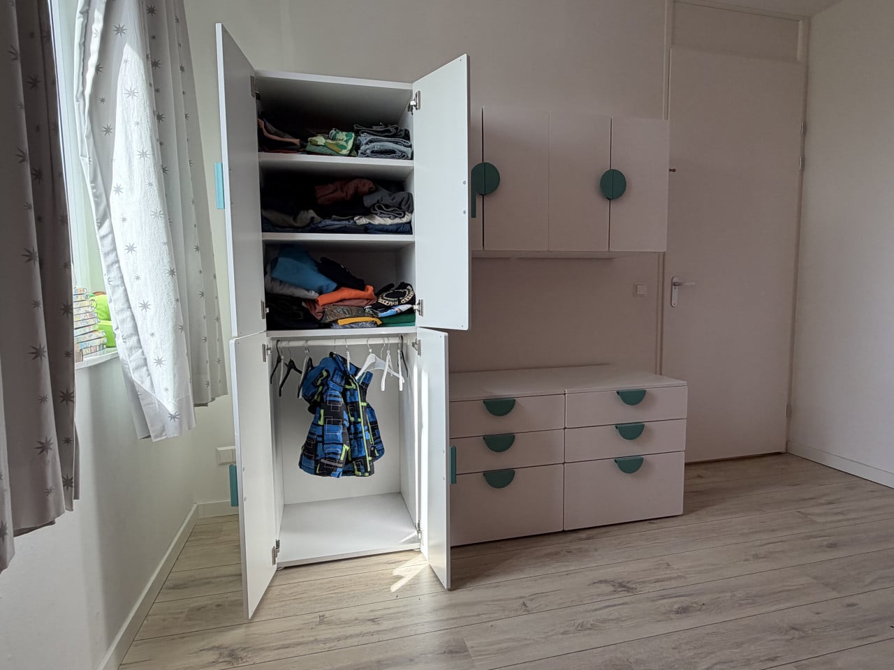 Ikea småstad kledingkast