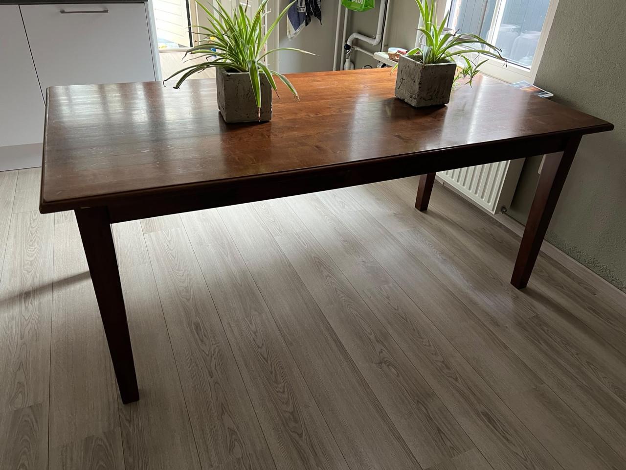 Eettafel voor zes personen