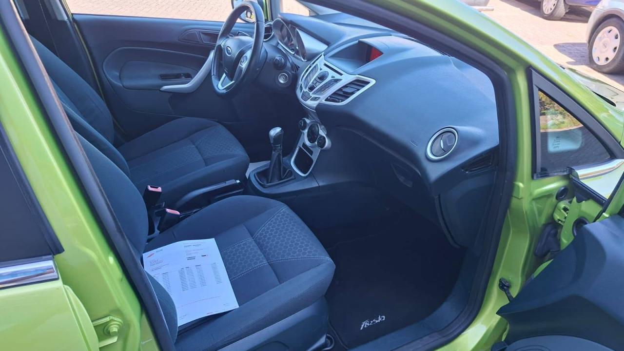Ford Fiesta 1.25 Titanium 5deurs bj:2010 airco 143.000km i.z.g.st