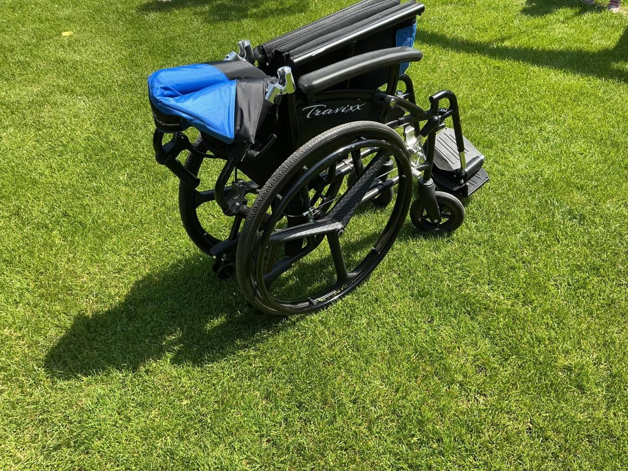 Rolstoel Lichtgewicht opvouwbare HIGH TECH Travis Comfort Lite Plus