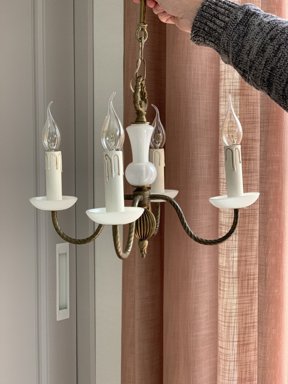 ✨Super Schattig Antiek Kroonluchtertje met Sfeervol Wit Melkglas✨