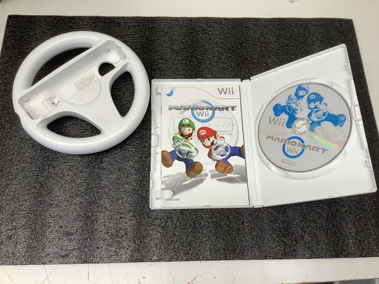 Nintendo Wii spel : Mario Kart met stuur.
