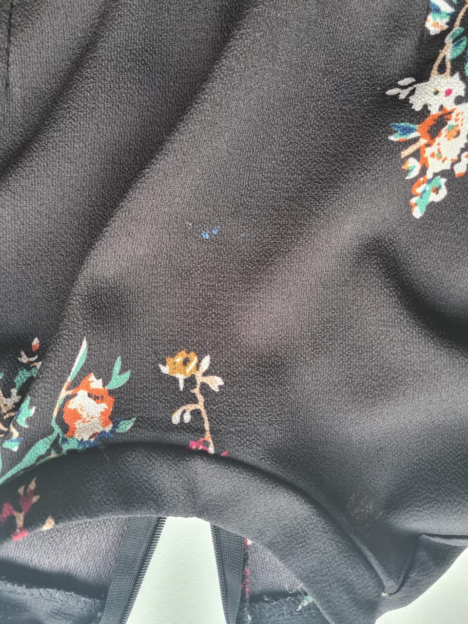 Zwarte met bloemen jurk  Maat 122-128