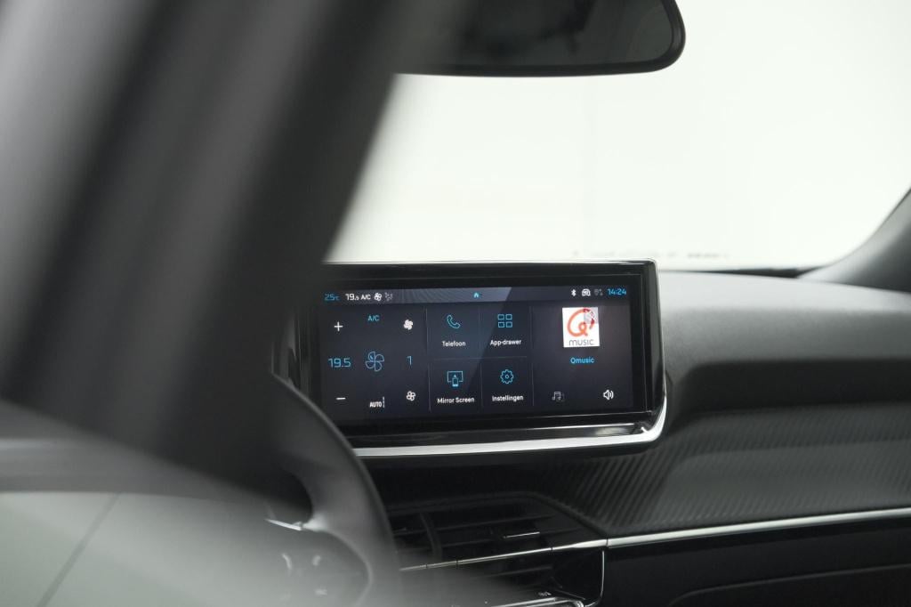Peugeot 2008 1.2 hybrid 145 allure | apple carplay | climate control | park