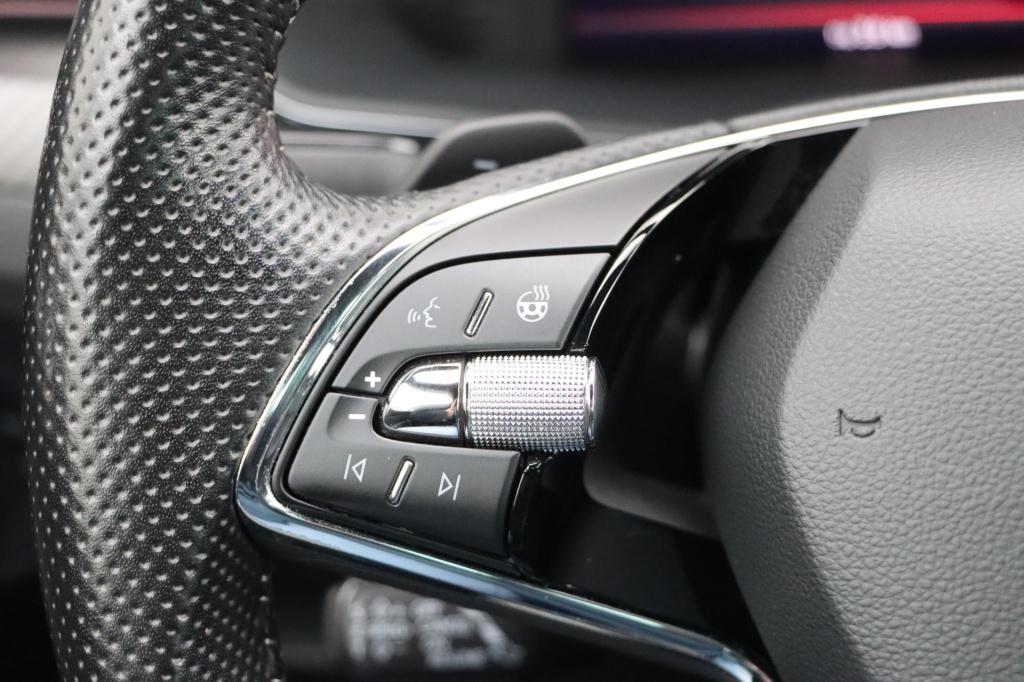 Skoda Superb combi 1.4 tsi iv sportline business 218pk dsg6