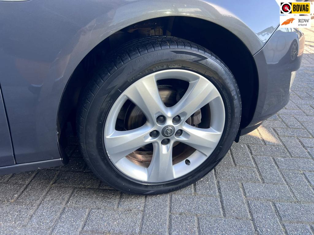 Opel Astra 1.4 turbo edition