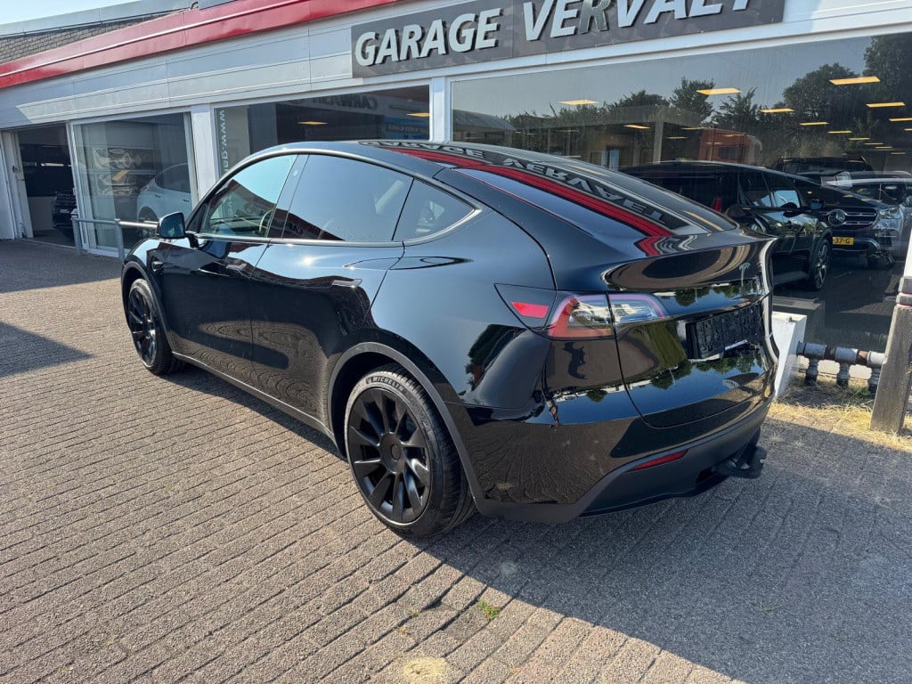 Tesla Model Y long range awd 75 kwh