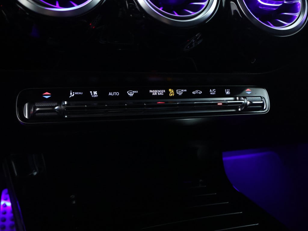 Mercedes-Benz A-Klasse 250 e business solution amg inclusief 24 maanden mb 