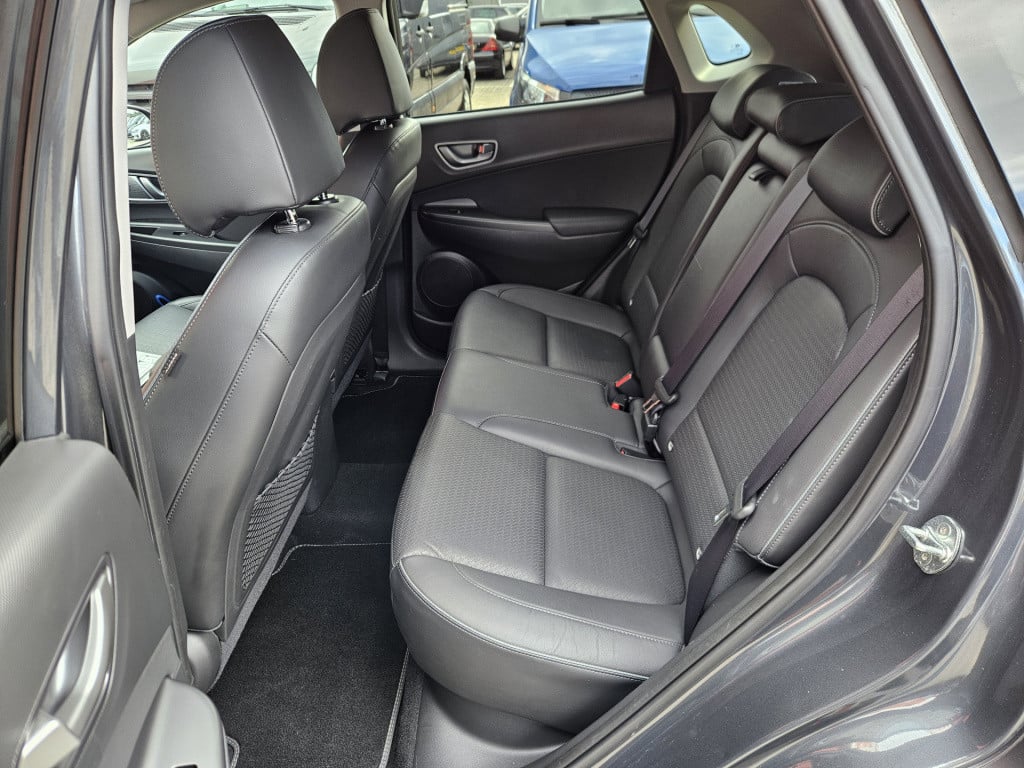 Hyundai Kona ev premium 64 kwh | acc | camera | stoelverw.