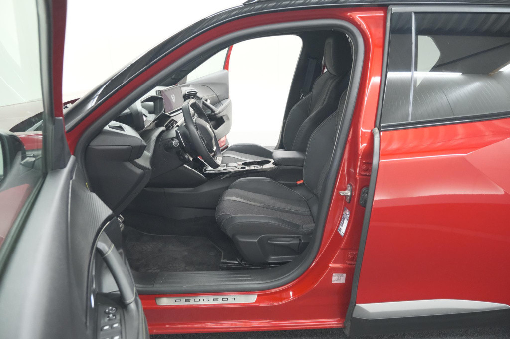 Peugeot 2008 puretech 130 eat8 gt | 360 camera | dodehoekdetectie | navigat