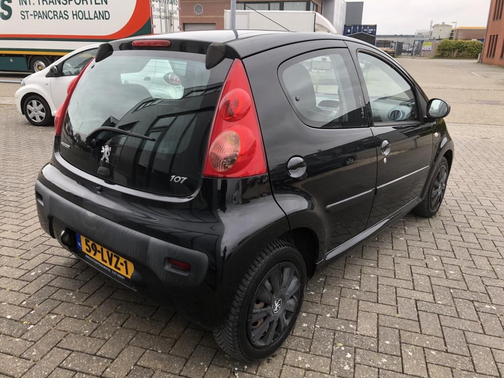 Peugeot 107 1.0-12v urban move