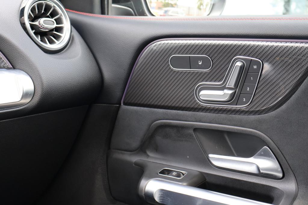 Mercedes-Benz Glb 200 business solution amg 163 pk i panoramadak i trekhaak