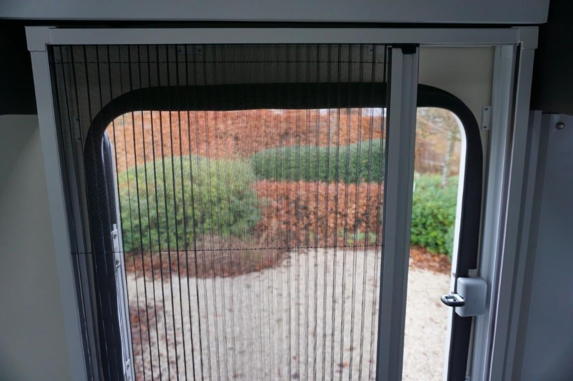 Mc Louis Glamys 365 2025 met 20.000km familiecamper Euro 6