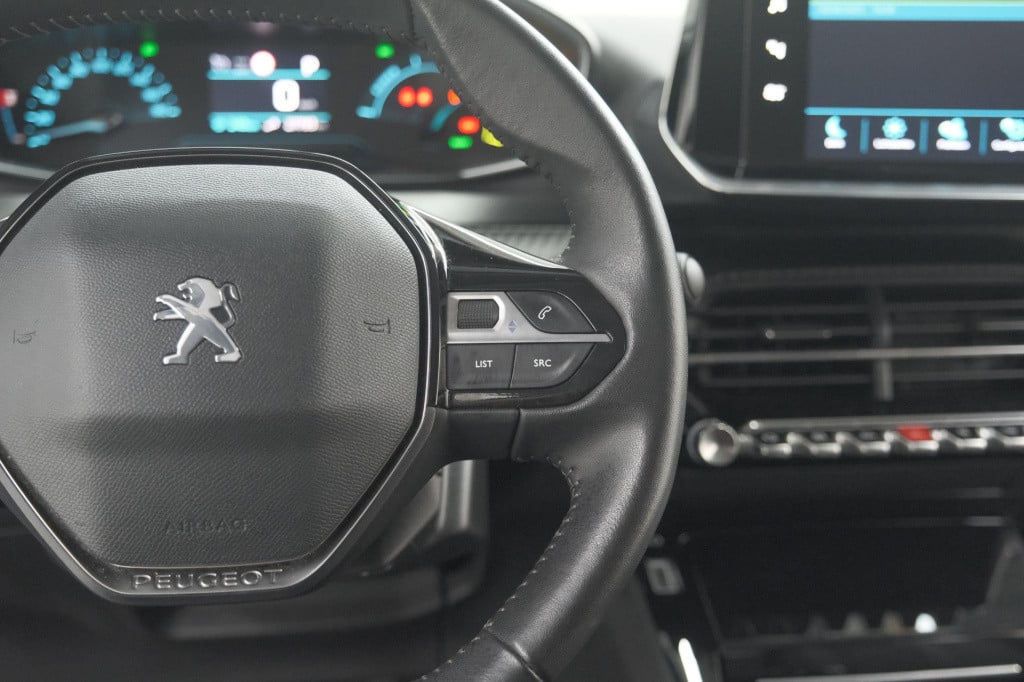 Peugeot E-2008 ev gt 50 kwh | 3 fase laadfunctie | camera | navigatie | par