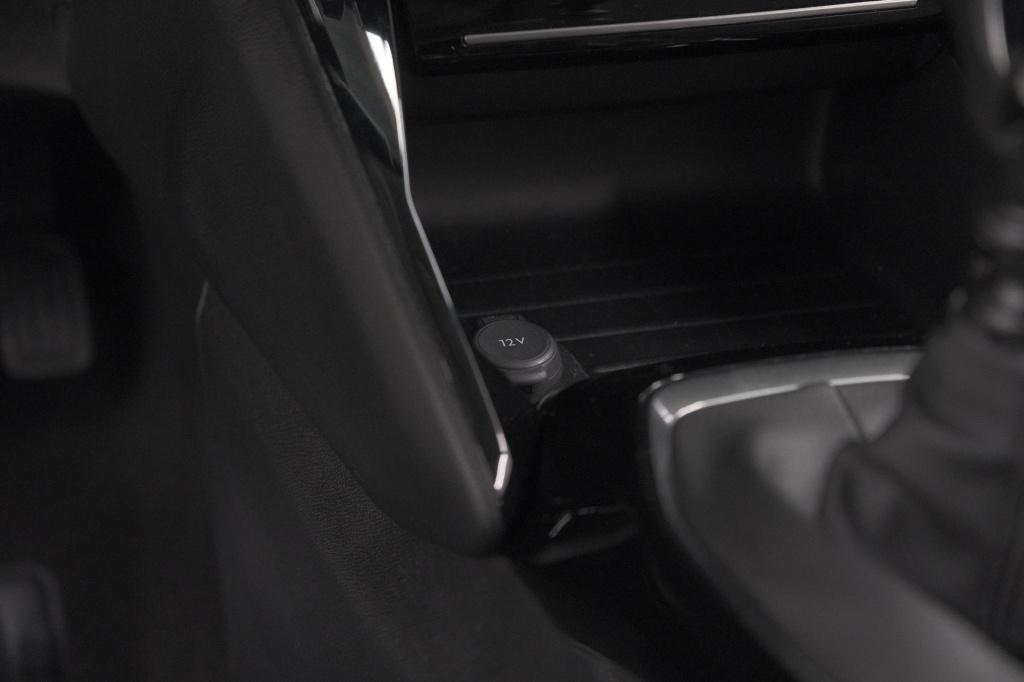 Peugeot 208 puretech 100 allure | apple carplay | parkeersensoren | climate