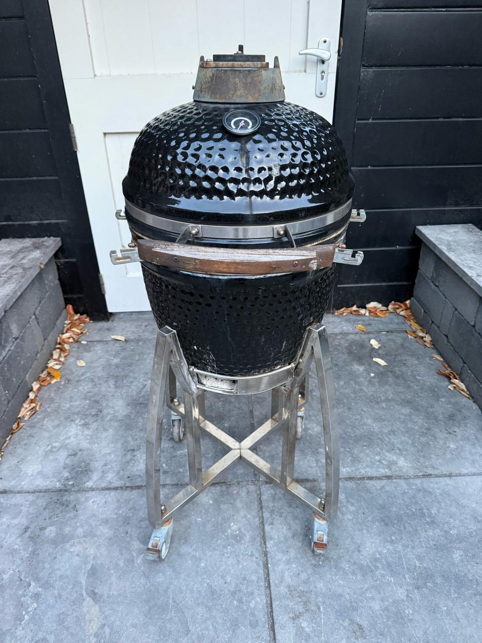 Kamado BBQ medium