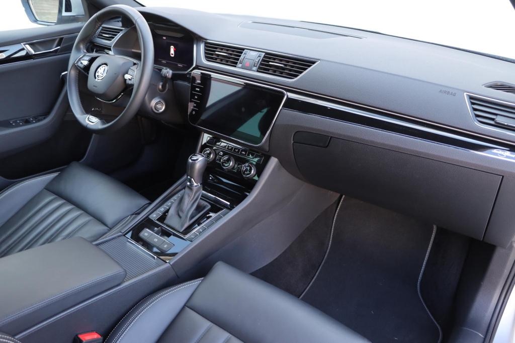 Skoda Superb combi 1.4 tsi laurin & klement 218pk dsg6 | lederen bekleding 