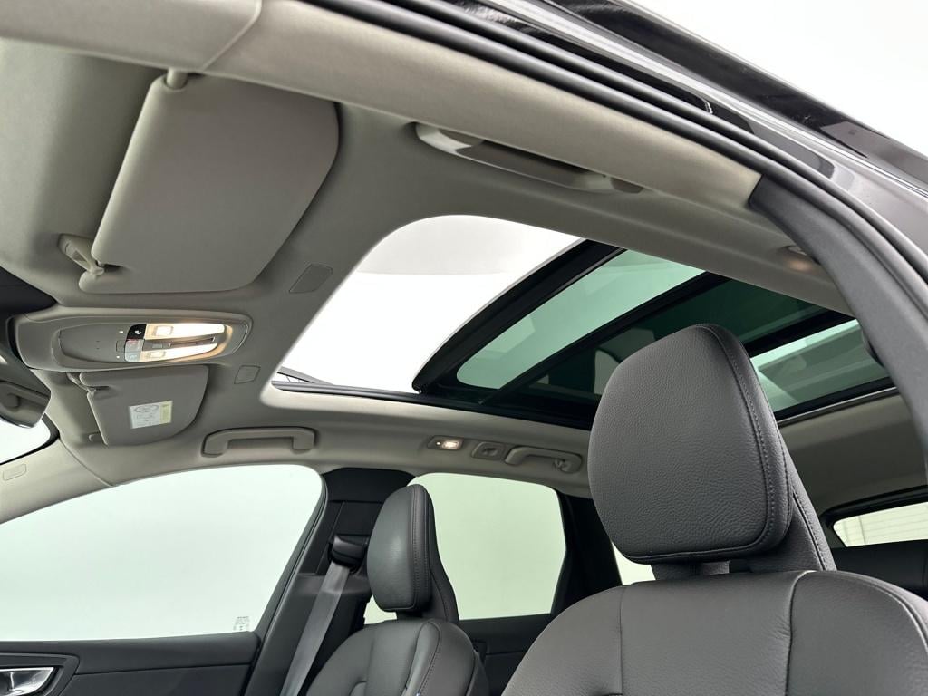 Volvo XC60 t6 398pk recharge ultra bright| trekhaak| pano| adap.cruise| cam