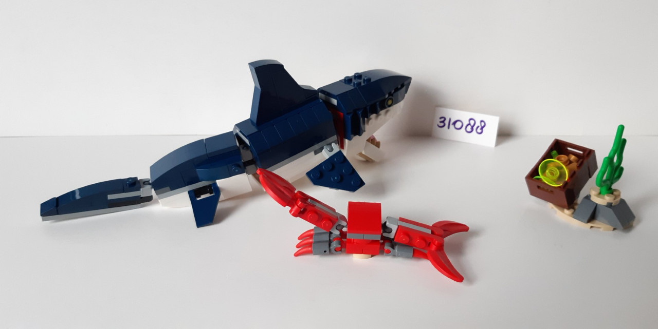 LEGO Creator 31088 Diepzeewezens: haai-- zeeduivel of inktvis