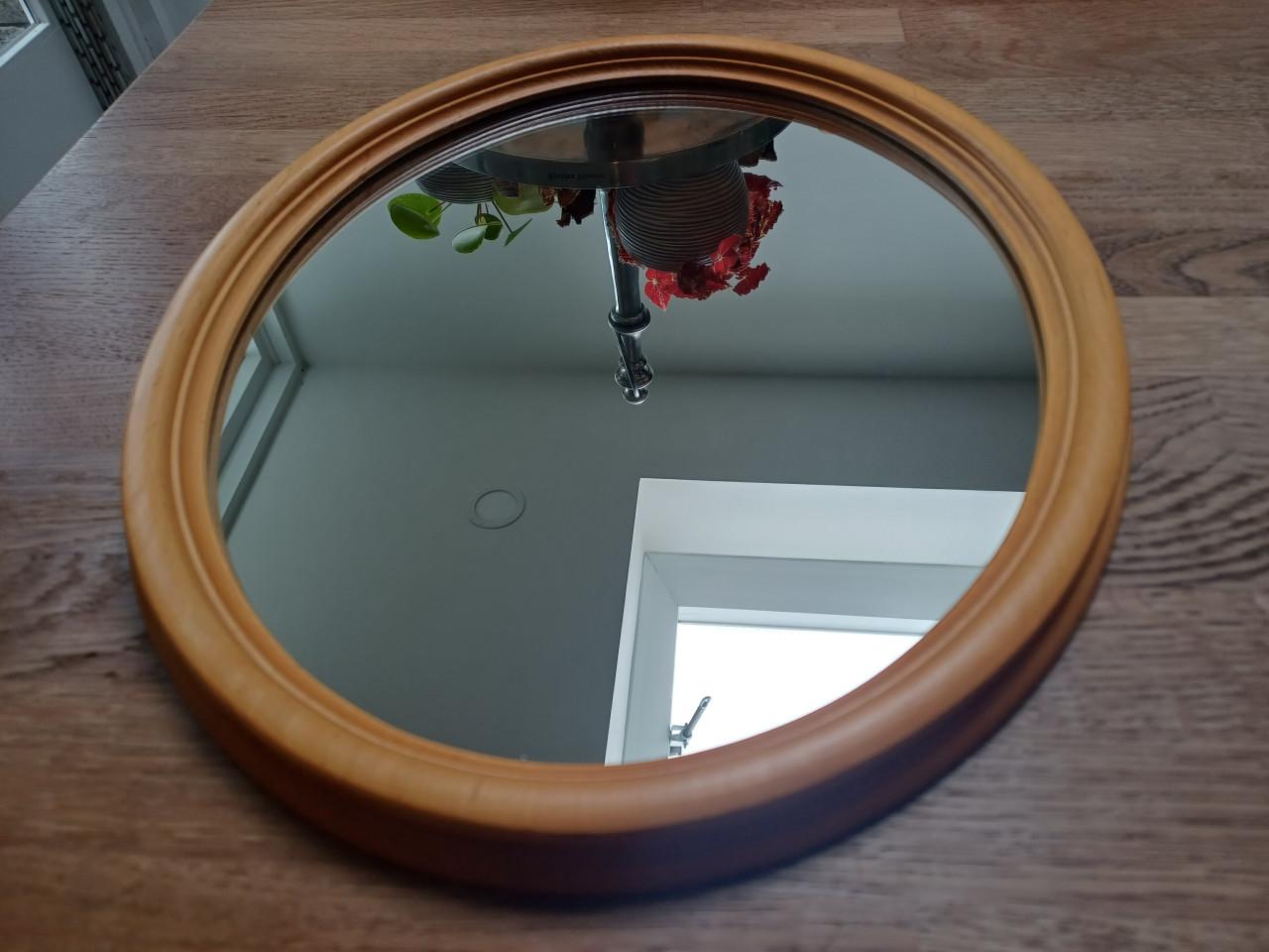 Scandinavisch minimalistisch design SPIEGEL met houten lijst