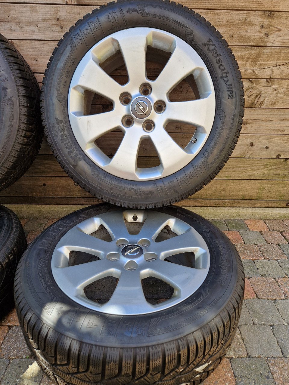 Opel winterbanden met velgen 225 / 55 / R17