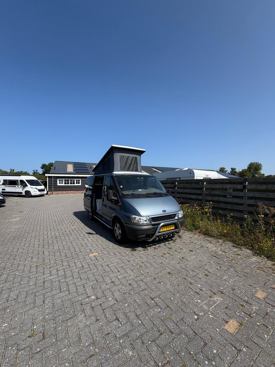 Camperbus met nieuw slaaphefdak!