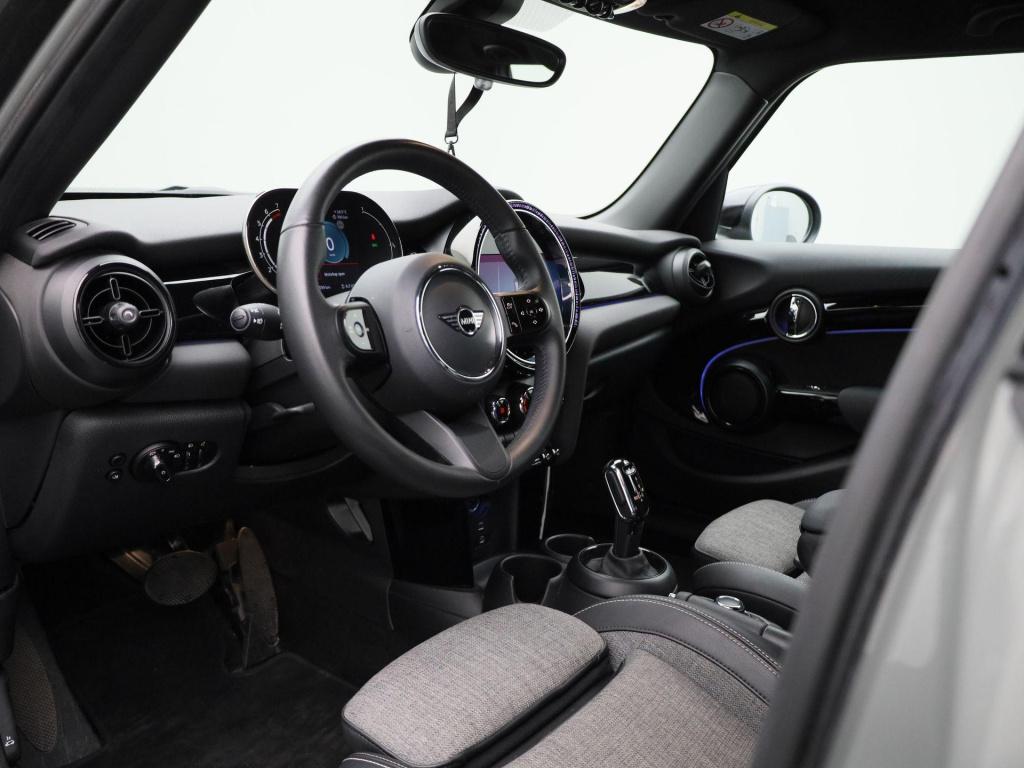 Mini 5-deurs 1.5 cooper business edition | automaat | navigatie | stoel ver