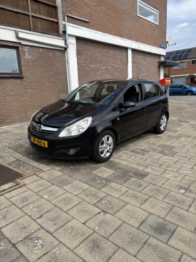 Opel corsa voljaar apk!