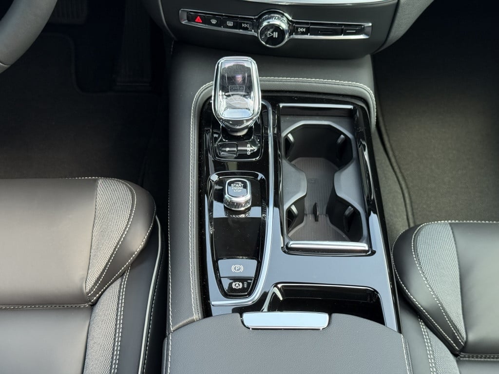 Volvo V60 t6 awd gt ultra dark