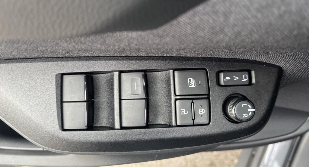 Toyota Yaris Cross 1.5 hybrid dynamic navi|head-up|stoel/stuurverw|carplay 