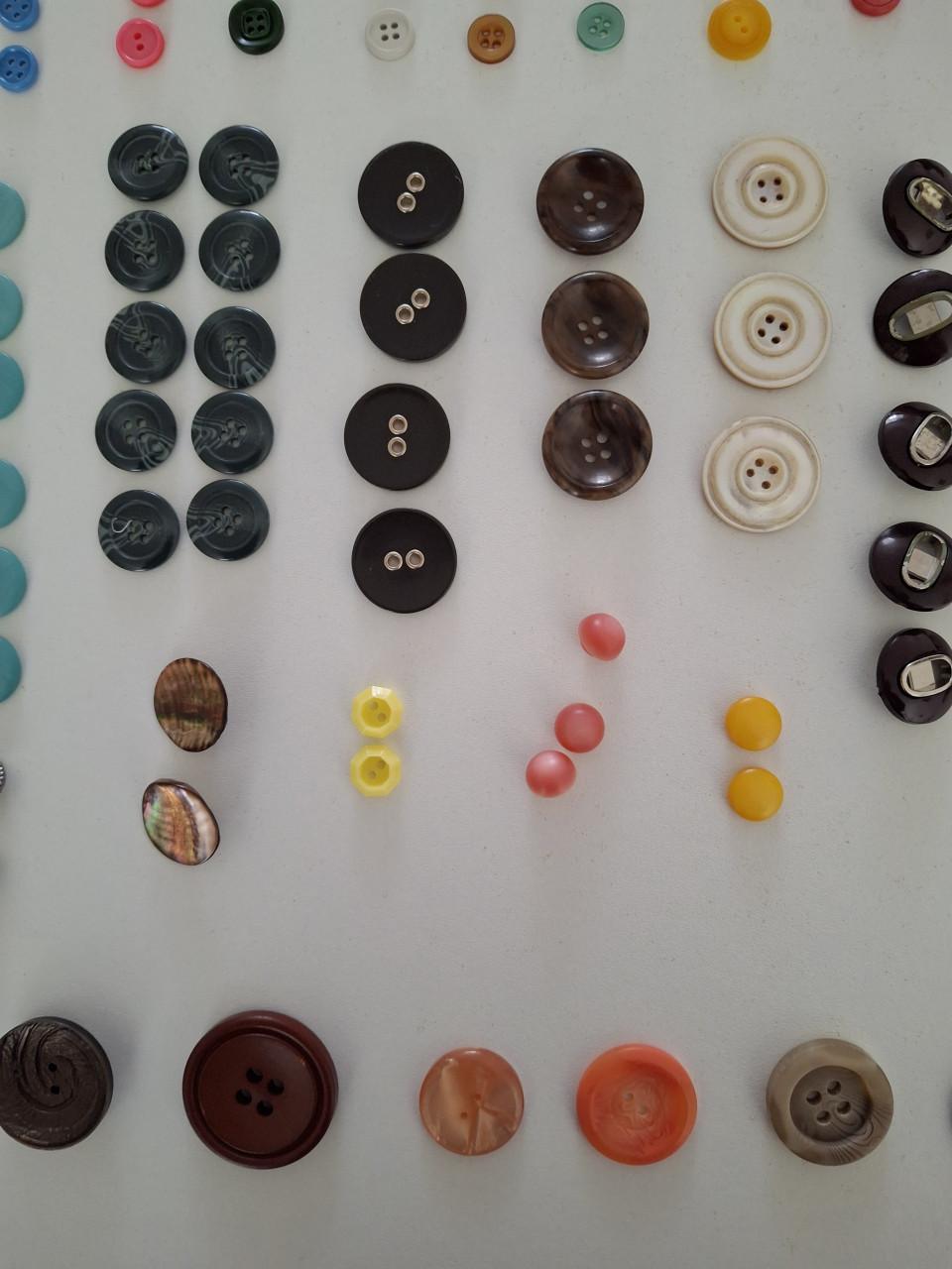 Veel knopen en 1 gesp